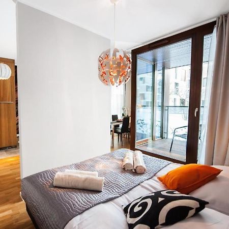 Deluxe Apartments Free Parking ワルシャワ エクステリア 写真