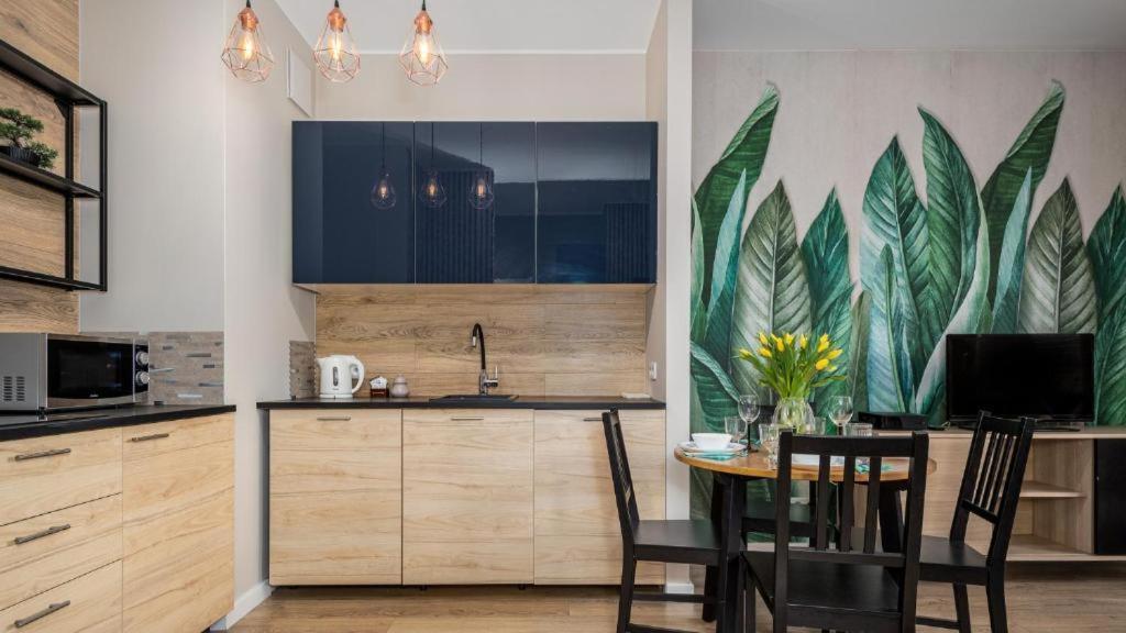Deluxe Apartments Free Parking ワルシャワ エクステリア 写真