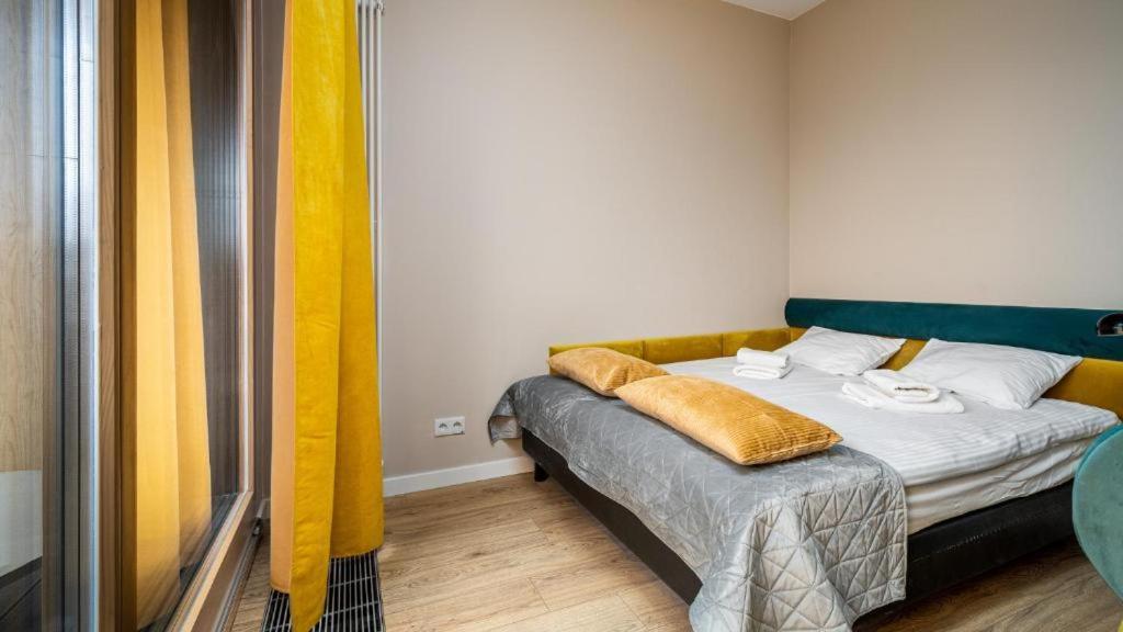 Deluxe Apartments Free Parking ワルシャワ エクステリア 写真